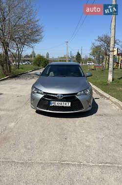 Седан Toyota Camry 2015 в Дніпрі
