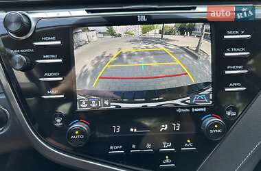 Седан Toyota Camry 2019 в 