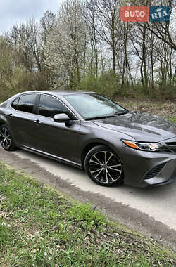 Седан Toyota Camry 2019 в 