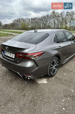 Седан Toyota Camry 2019 в 