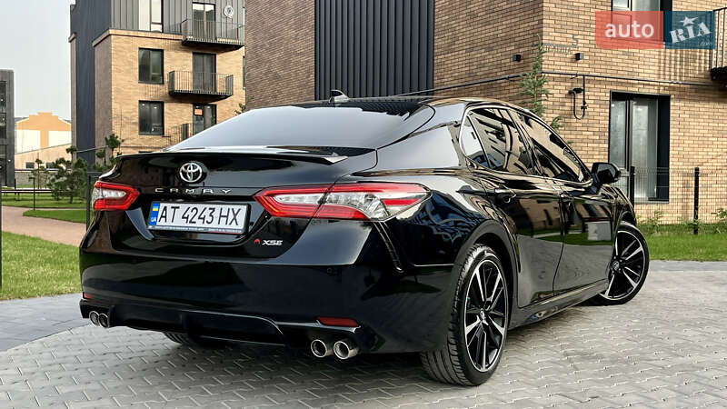 Седан Toyota Camry 2017 в Івано-Франківську