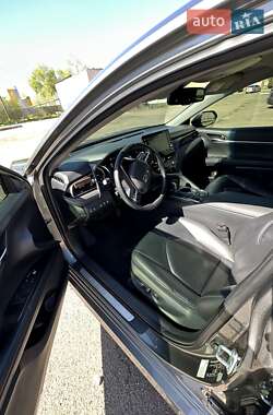 Седан Toyota Camry 2021 в 