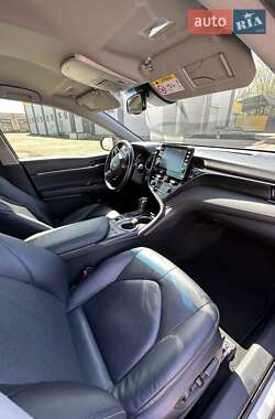 Седан Toyota Camry 2021 в 