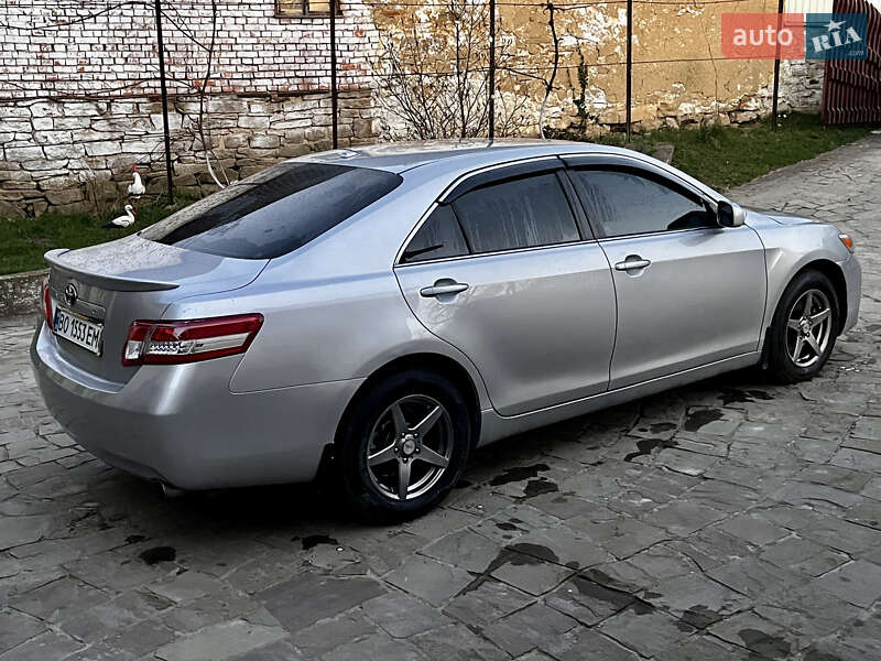 Седан Toyota Camry 2010 в Тернополі