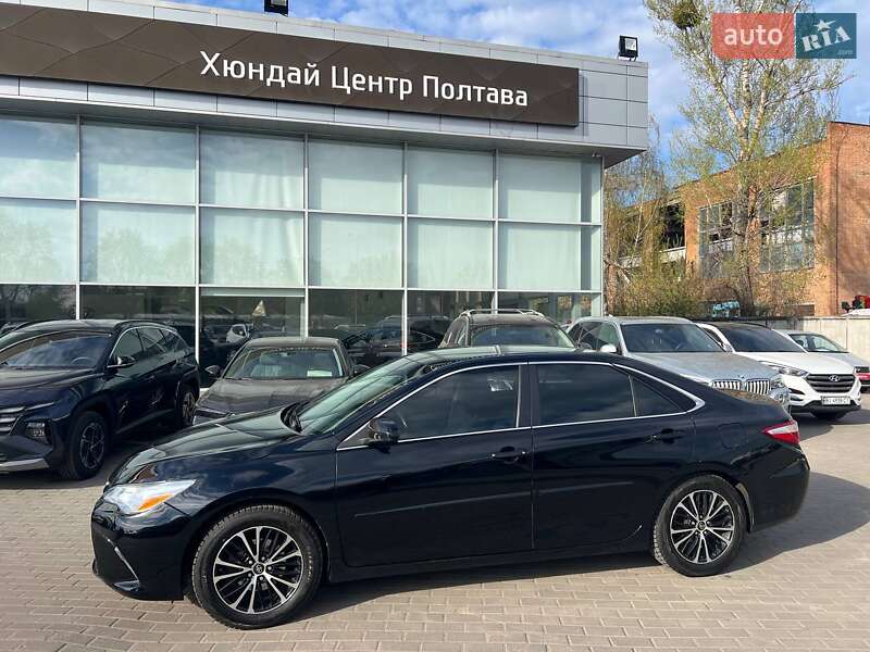 Седан Toyota Camry 2015 в Полтаві