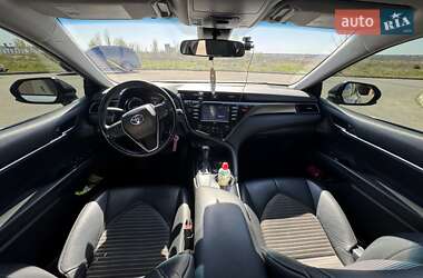 Седан Toyota Camry 2019 в 