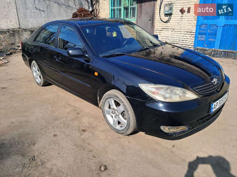 Седан Toyota Camry 2004 в 
