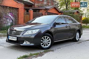 Седан Toyota Camry 2013 в 