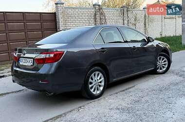 Седан Toyota Camry 2013 в 