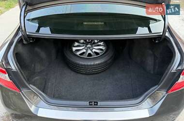 Седан Toyota Camry 2013 в 