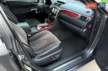 Седан Toyota Camry 2013 в 
