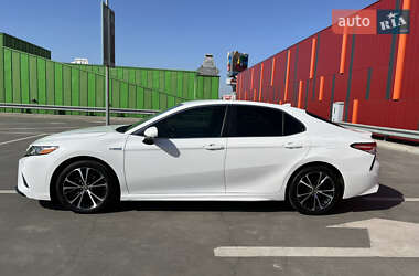 Седан Toyota Camry 2020 в 