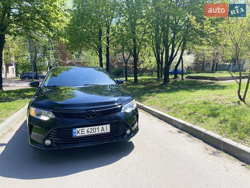 Седан Toyota Camry 2014 в Дніпрі