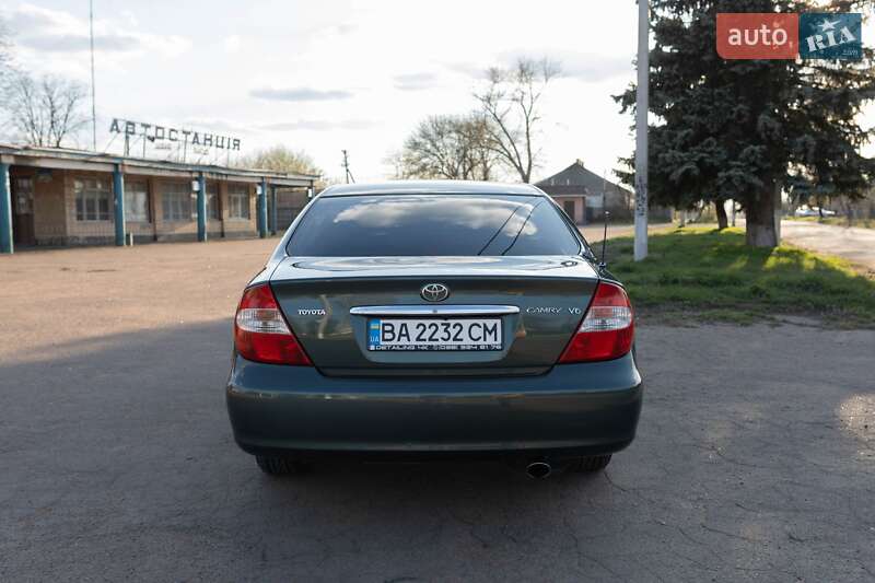 Седан Toyota Camry 2002 в Малій Висці