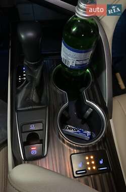Седан Toyota Camry 2018 в 