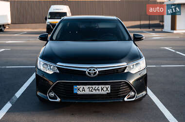 Седан Toyota Camry 2015 в 