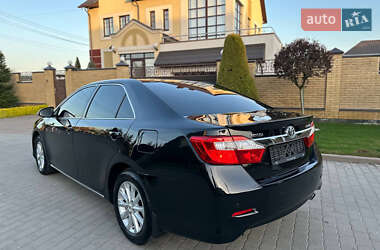Седан Toyota Camry 2011 в 
