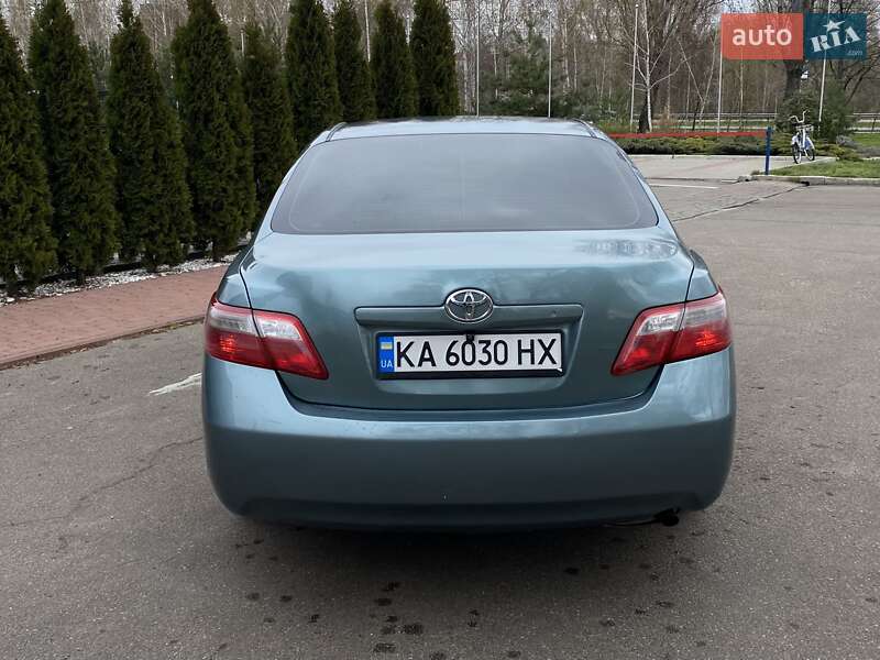 Седан Toyota Camry 2009 в Киеве