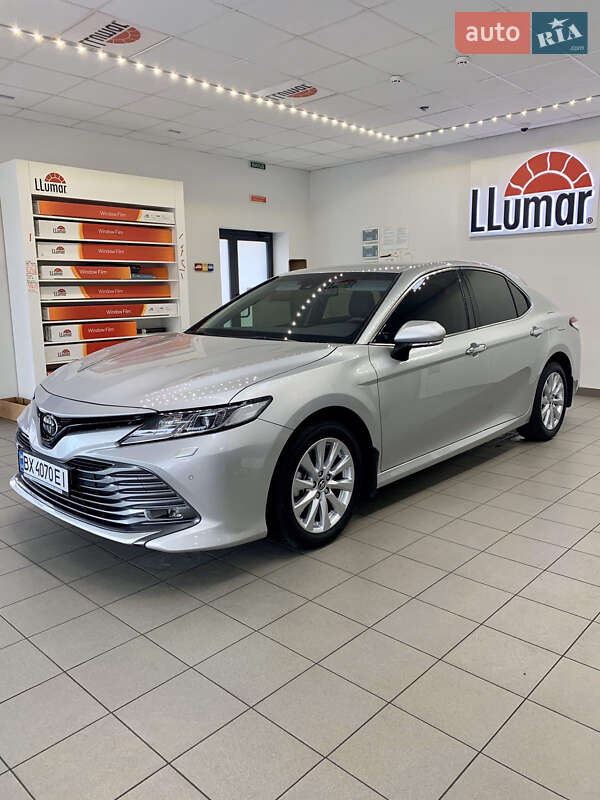 Седан Toyota Camry 2019 в 