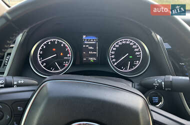 Седан Toyota Camry 2019 в 