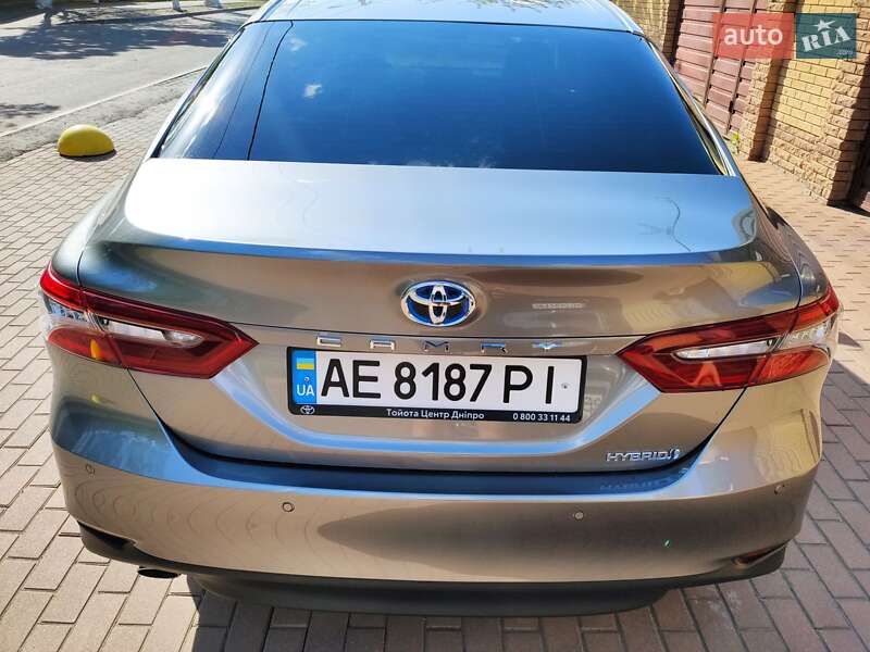 Седан Toyota Camry 2021 в Днепре