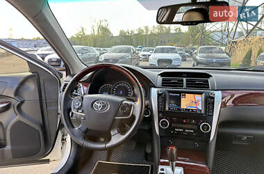 Седан Toyota Camry 2012 в 