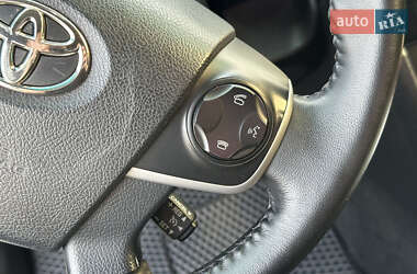 Седан Toyota Camry 2012 в 