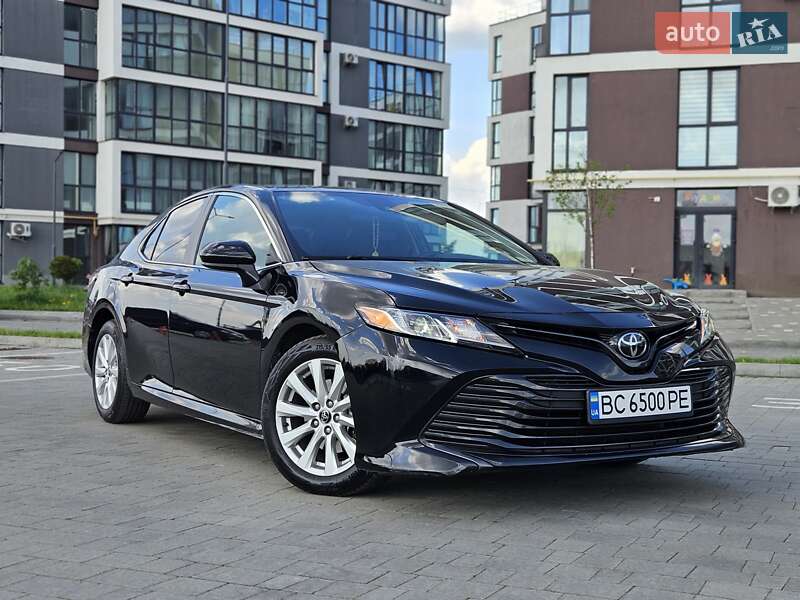 Toyota Camry 2019