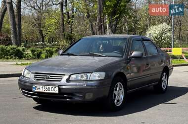 Седан Toyota Camry 1998 в 