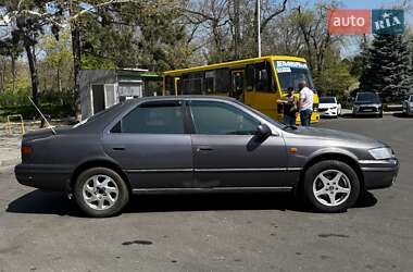 Седан Toyota Camry 1998 в 