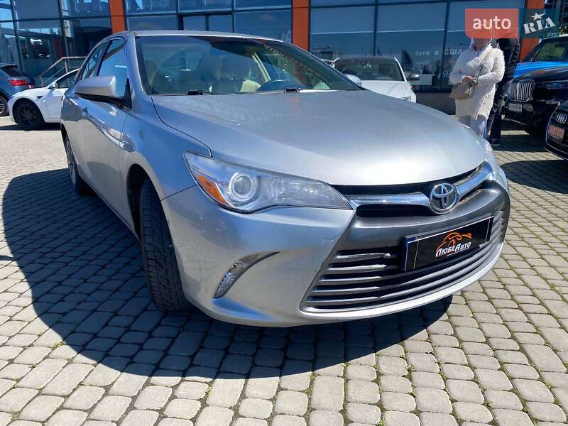 Седан Toyota Camry 2017 в 