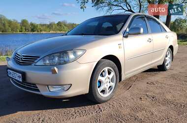 Седан Toyota Camry 2005 в 