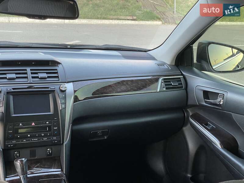 Седан Toyota Camry 2015 в Виннице