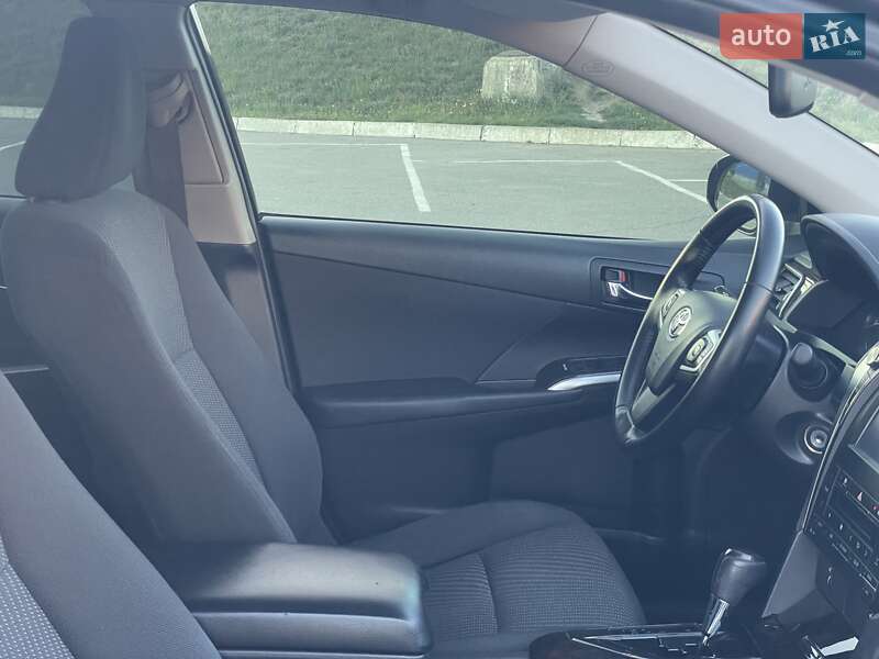 Седан Toyota Camry 2015 в Виннице