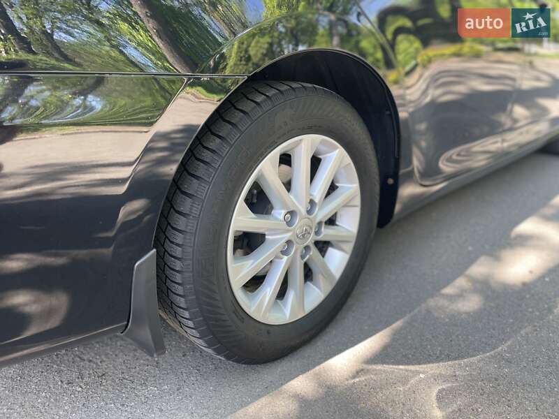 Седан Toyota Camry 2015 в Виннице
