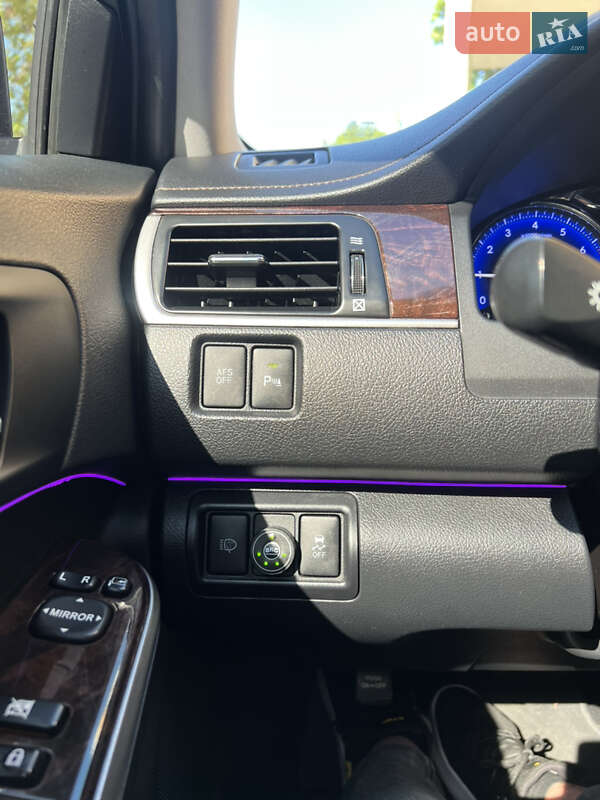 Седан Toyota Camry 2017 в Николаеве