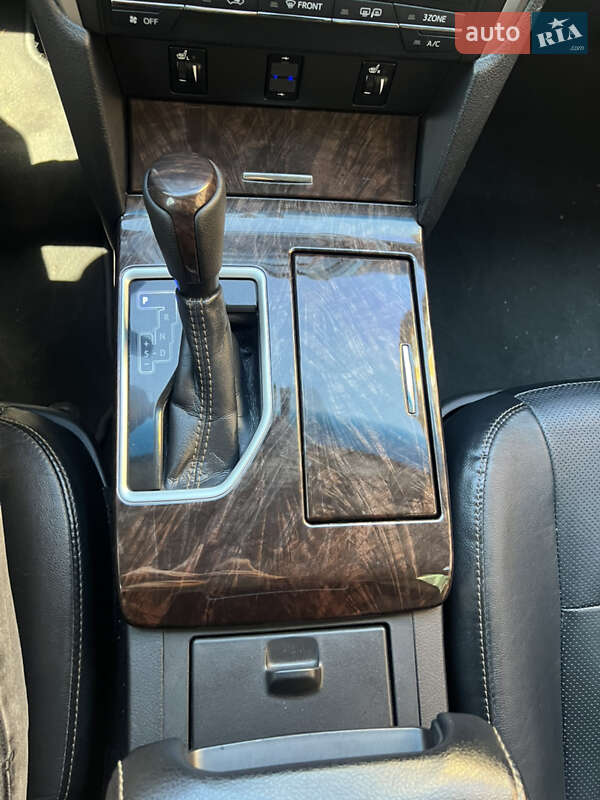 Седан Toyota Camry 2017 в Николаеве