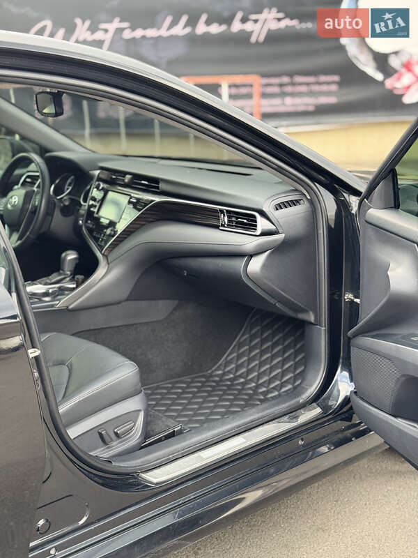 Седан Toyota Camry 2017 в Одессе