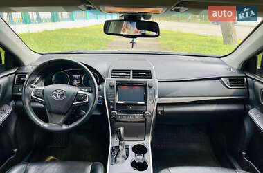 Седан Toyota Camry 2015 в 