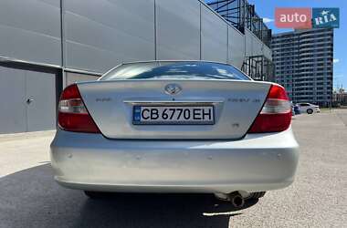 Седан Toyota Camry 2004 в 
