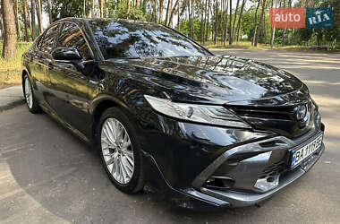 Седан Toyota Camry 2019 в 