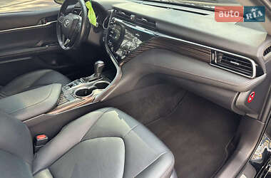 Седан Toyota Camry 2019 в 