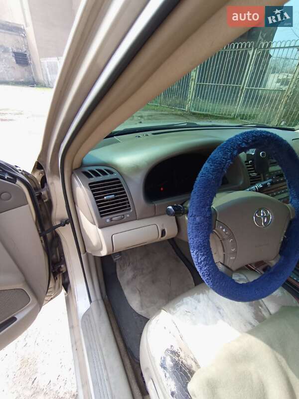 Седан Toyota Camry 2004 в Кам'янському