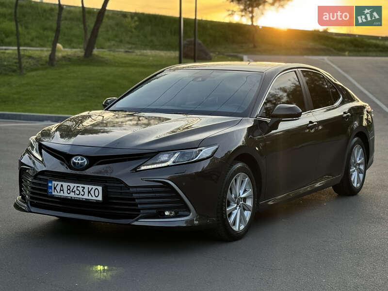 Седан Toyota Camry 2021 в Києві