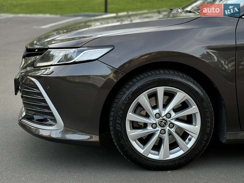 Седан Toyota Camry 2021 в Києві