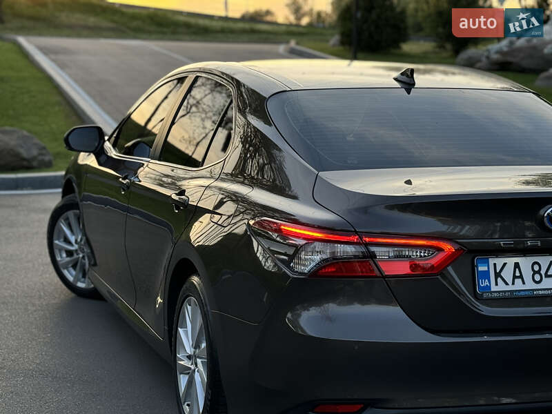 Седан Toyota Camry 2021 в Києві