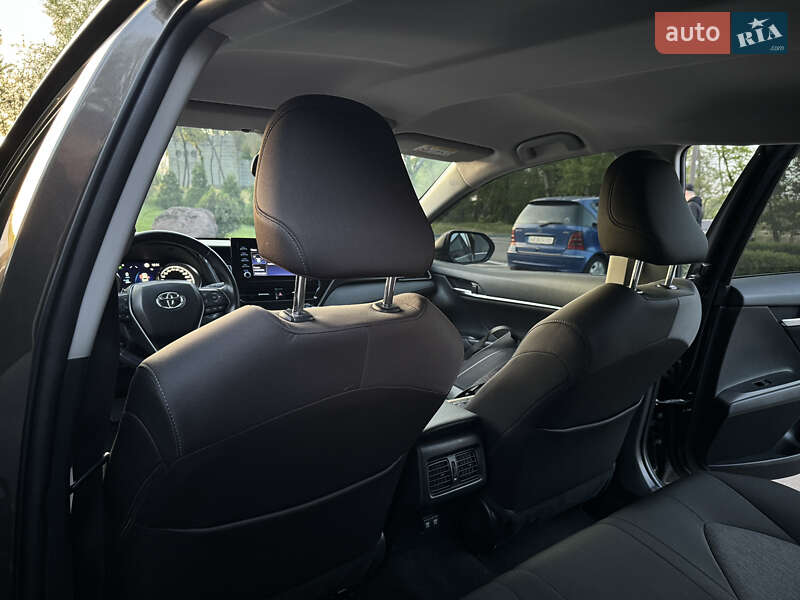 Седан Toyota Camry 2021 в Києві