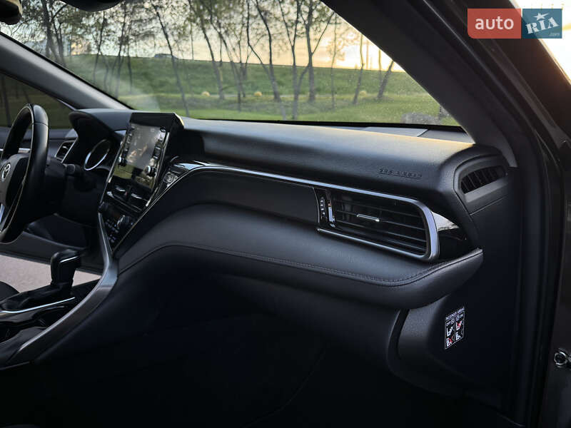 Седан Toyota Camry 2021 в Києві