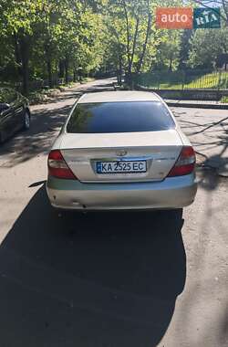Седан Toyota Camry 2004 в 