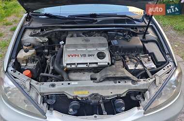 Седан Toyota Camry 2004 в 